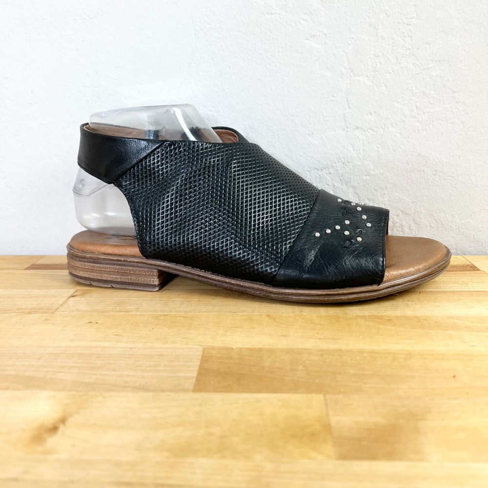 Miz Mooz Sandals‎ Darcie Size 39 Wide Black Leather Studded Perforated Slingback